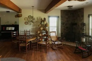 Beautiful Appomattox custom home • Click to view enlargement