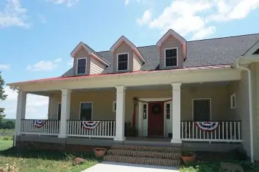 Beautiful Appomattox custom home • Click to view enlargement