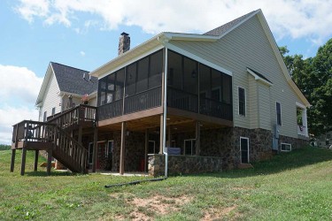 Beautiful Appomattox custom home • Click to view enlargement