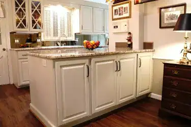 Click to enlarge featured kitchen projects