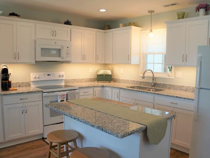 Appomattox Kitchen for New In-Law Suite Addition